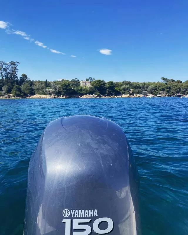 Location de bateaux pour balade en mer, Antibes, Cap Boating