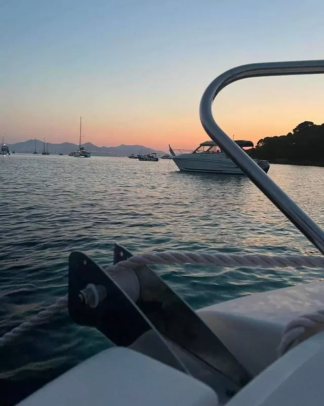 Location de bateaux pour balade en mer, Antibes, Cap Boating