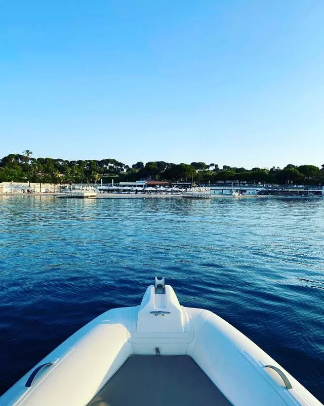 Location de bateaux pour balade en mer, Antibes, Cap Boating