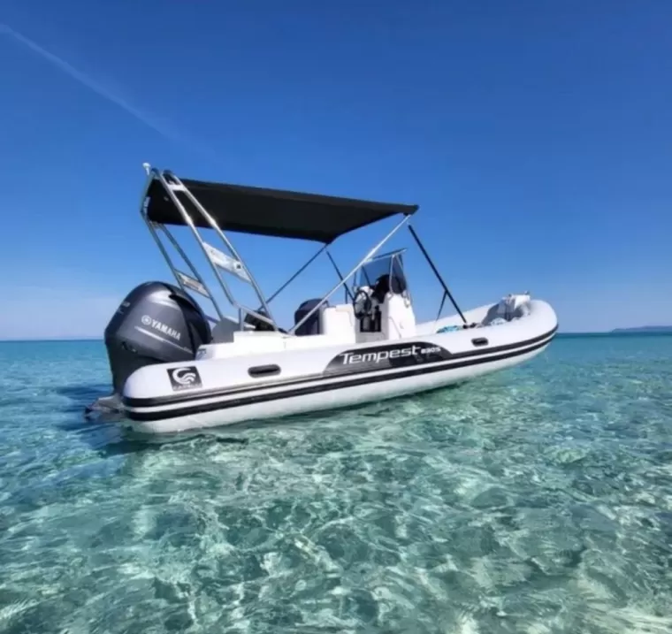 Cap Boating vous propose son Tempest 630S à la location sur Golfe-Juan