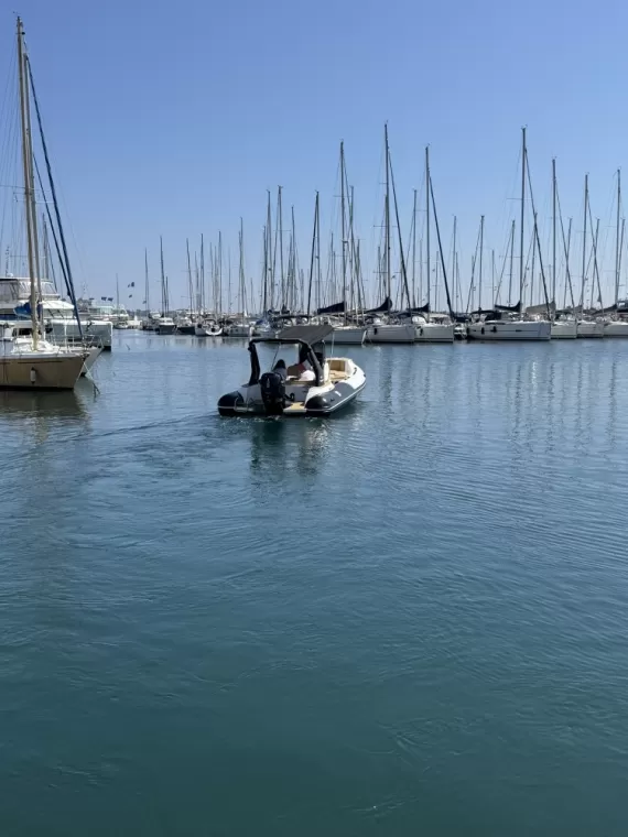 Location de Bateau à Golfe Juan avec Cap Boating, Antibes, Cap Boating