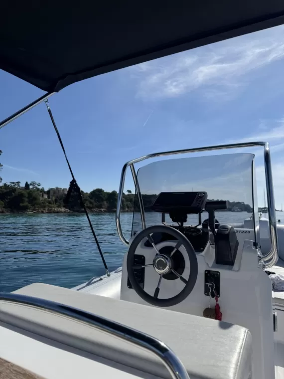 Location de Bateau à Antibes, Golfe-Juan, Cap Boating